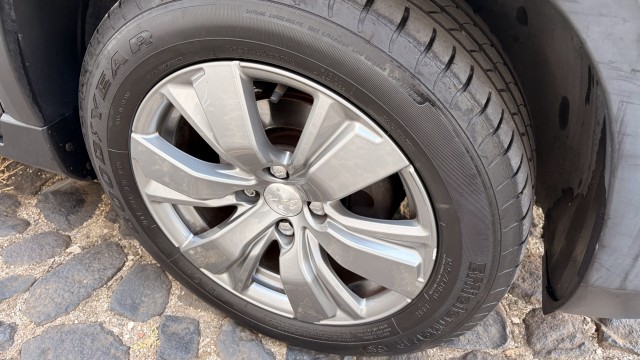 1.2 Puretech 82 SIGNATURE