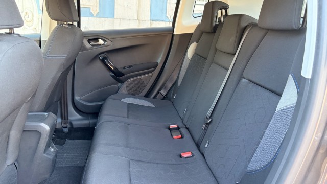 1.2 Puretech 82 SIGNATURE