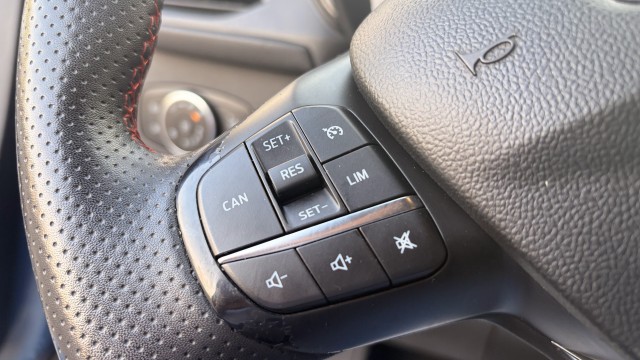 1.0 EcoBoost MHEV STline Autom&aacute;tico
