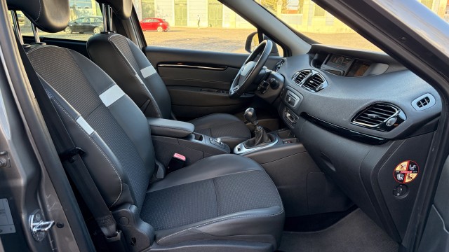 1.5 DCI LUXE 7 LUGARES