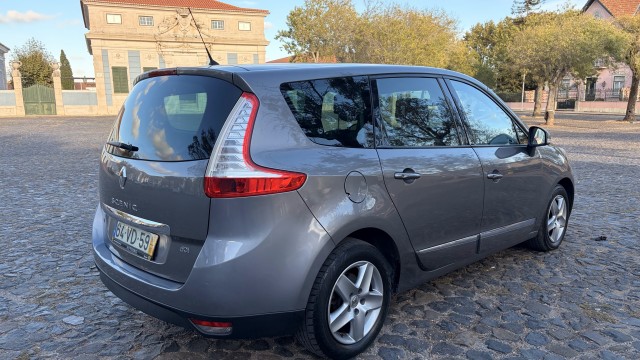 1.5 DCI LUXE 7 LUGARES